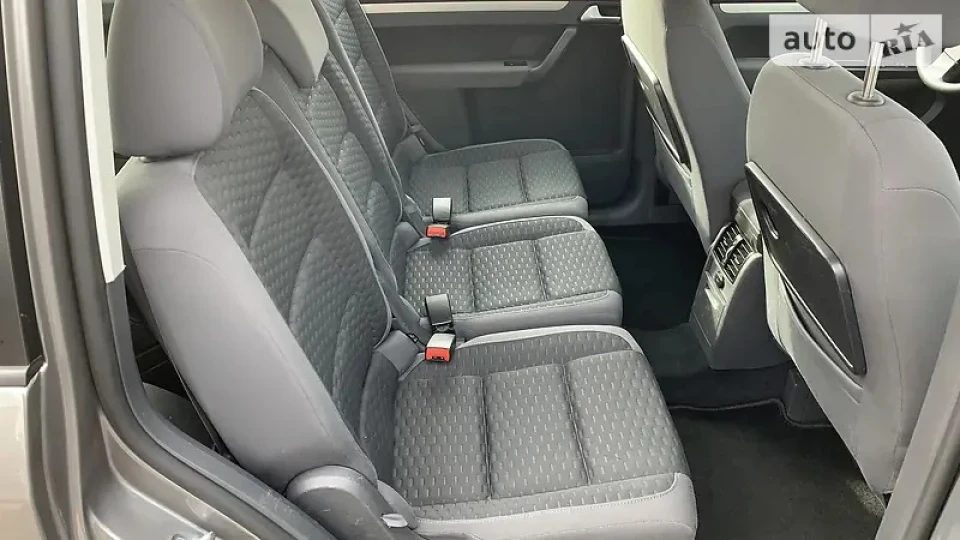 Volkswagen Touran 1,9 TDI BlueMotion 4