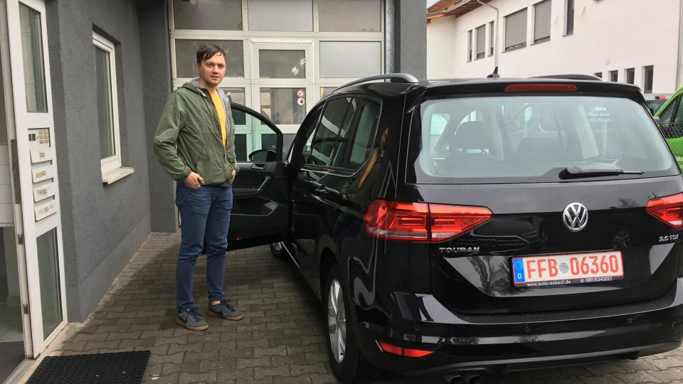 Volkswagen Touran 2.0 TDI 2