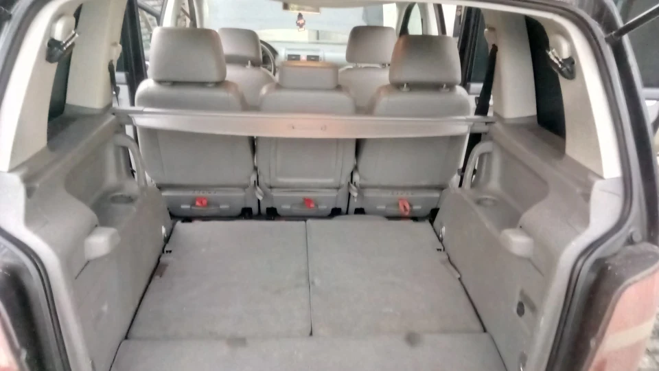 Volkswagen Touran Чорний УРАН