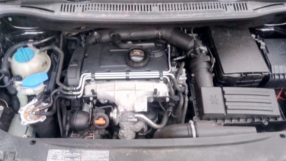 Volkswagen Touran Чорний УРАН 3