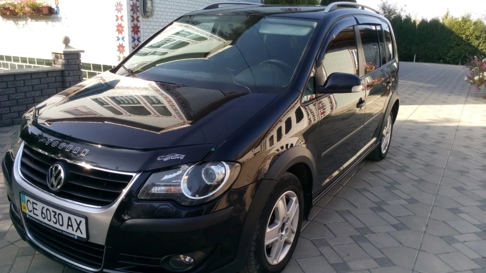 Volkswagen Touran CROSS