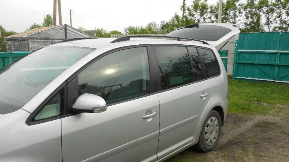 Volkswagen Touran сріблястий металік