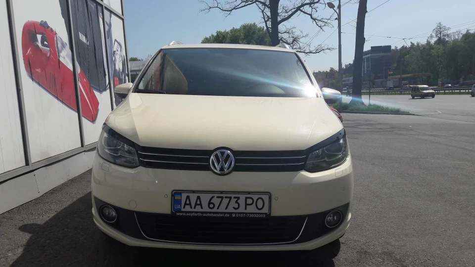 Volkswagen Touran Stoßzahn 2.0 TDI 2