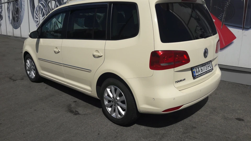 Volkswagen Touran Stoßzahn 2.0 TDI 3