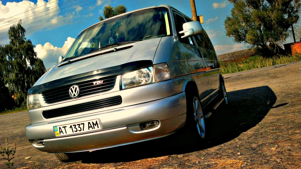 Volkswagen Transporter ☛ ❷.❺ⓉⒹⒾ 4