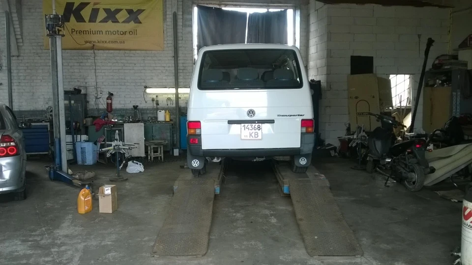 Volkswagen Transporter 1.9 течік 2