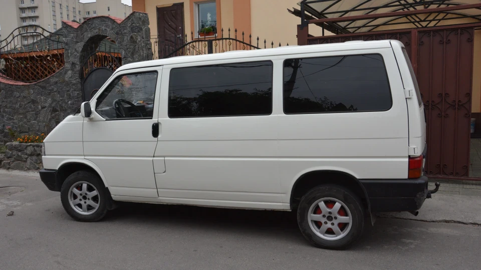 Volkswagen Transporter 2.4 ААВ 2