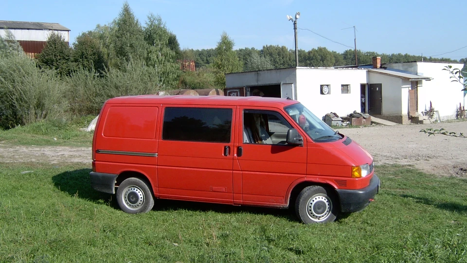 Volkswagen Transporter 2.5 (102 л.с. | 75 кВт) 2
