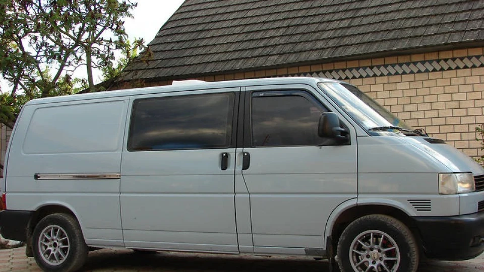Volkswagen Transporter 2.5 75(квт) 5