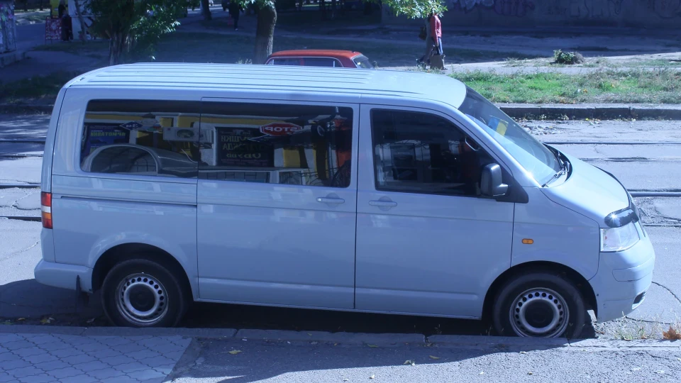 Volkswagen Transporter 2.5 AXD TDI 96kvv 3