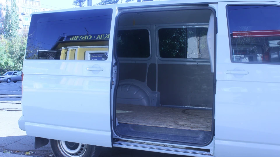 Volkswagen Transporter 2.5 AXD TDI 96kvv 4