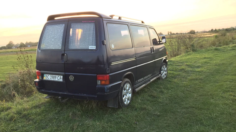 Volkswagen Transporter 2.5 газ / бензин 2