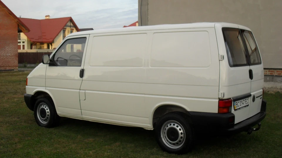 Volkswagen Transporter 2.5 TDI 65kW. 2