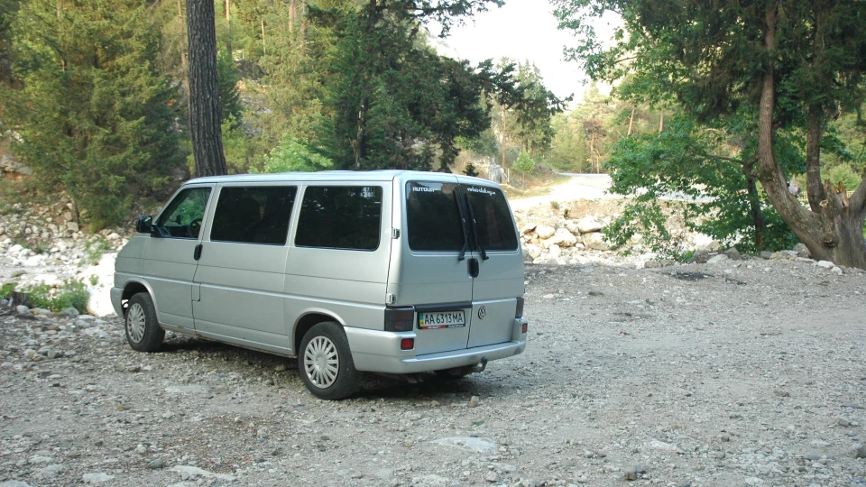 Volkswagen Transporter 2,5 TDI 2
