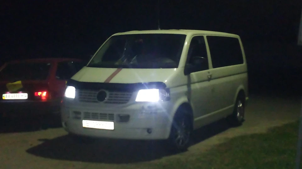 Volkswagen Transporter 2.5TDI "BASS" 3