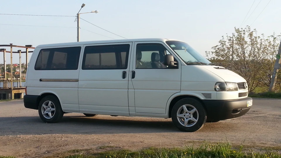 Volkswagen Transporter 2.5TDI Long 🚜 2