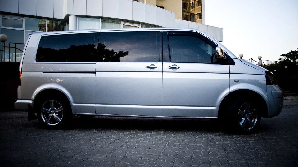 Volkswagen Transporter 2.5TDI Металик 4