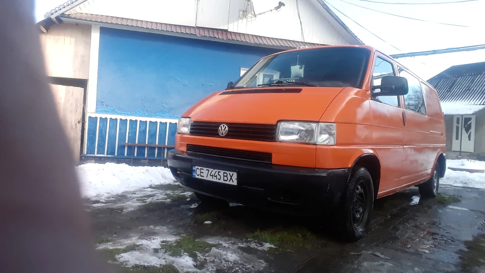 Volkswagen Transporter Апельсин 2.4Д