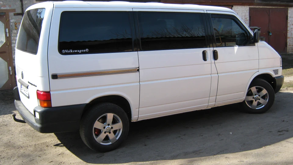 Volkswagen Transporter Белій крассафчеГ 5