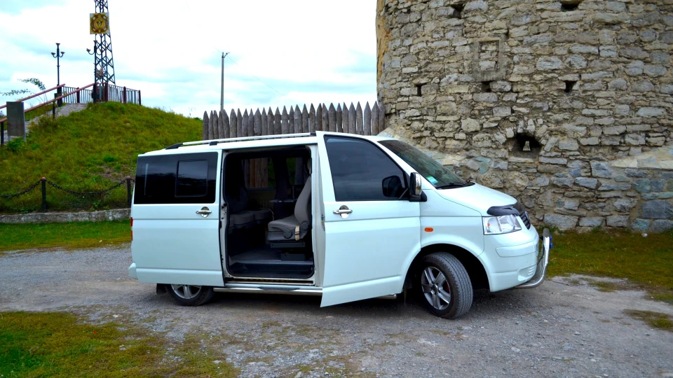 Volkswagen Transporter Білий Ксералік 3