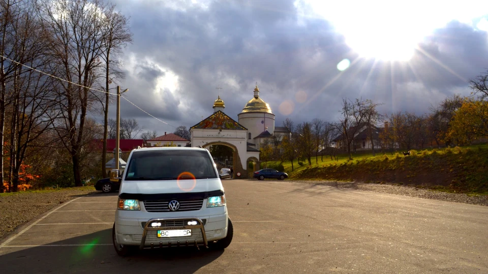 Volkswagen Transporter Білий Ксералік 4