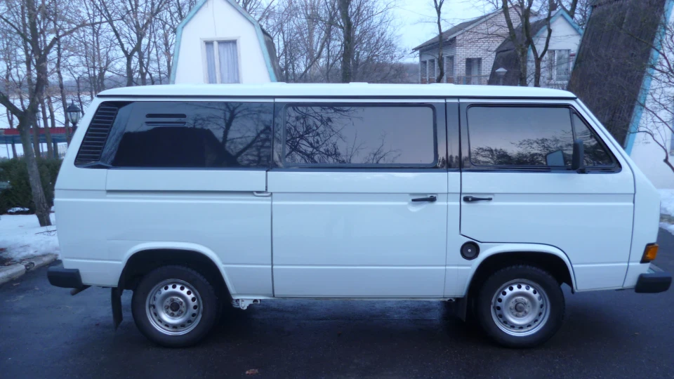 Volkswagen Transporter Білий буцефал 4