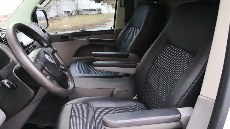 Volkswagen Transporter Білий Саймон 2