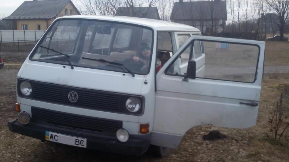 Volkswagen Transporter білий жук 2