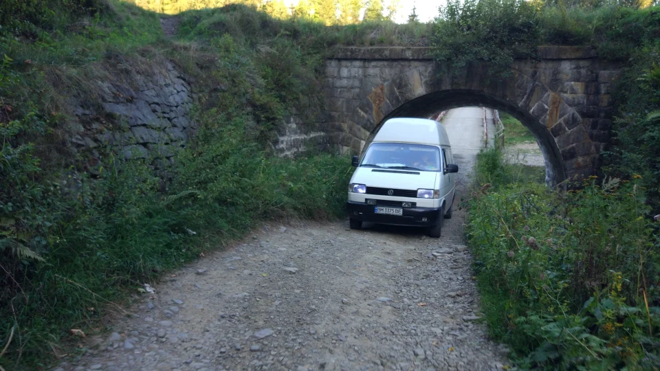 Volkswagen Transporter Big White Bus 2