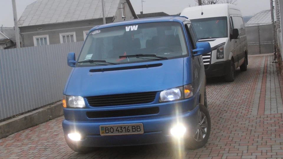 Volkswagen Transporter ***Blue Metallic*** 3