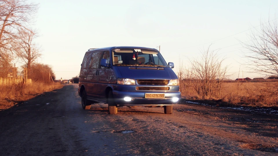 Volkswagen Transporter ***Blue Metallic*** 4