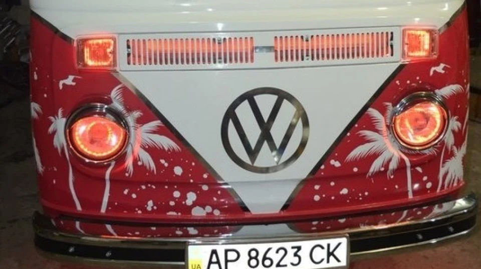 Volkswagen Transporter Bob Marley 2
