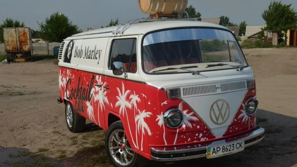Volkswagen Transporter Bob Marley 3