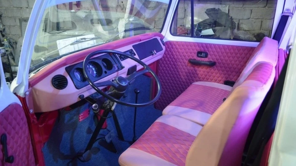 Volkswagen Transporter Bob Marley 4