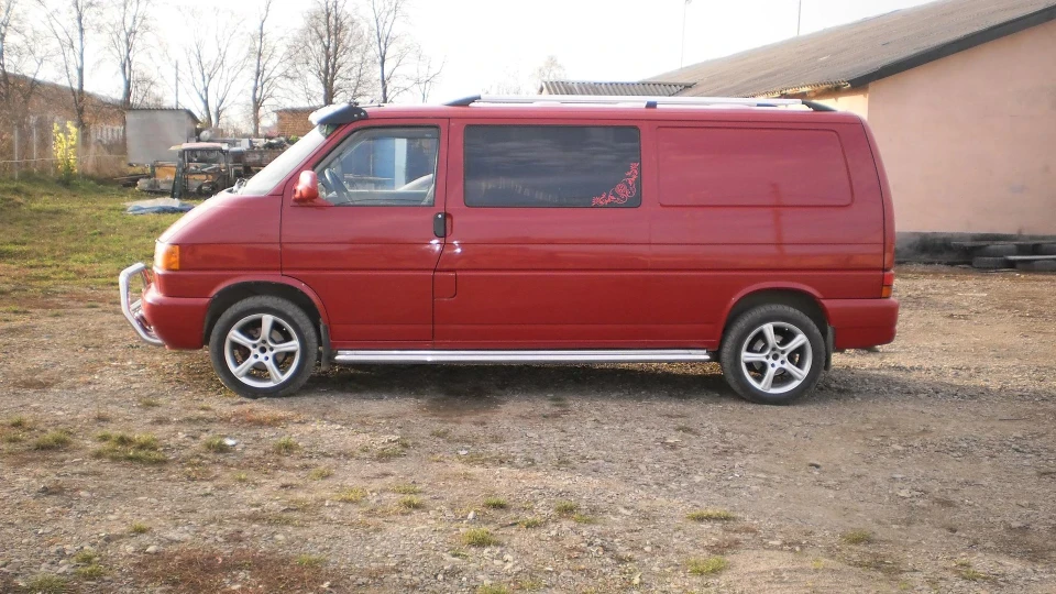 Volkswagen Transporter BroniTRANSPORTER 4