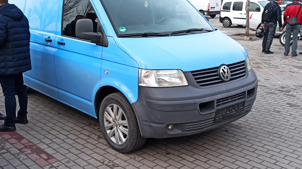 Volkswagen Transporter Цвет Небесное сяйво 2