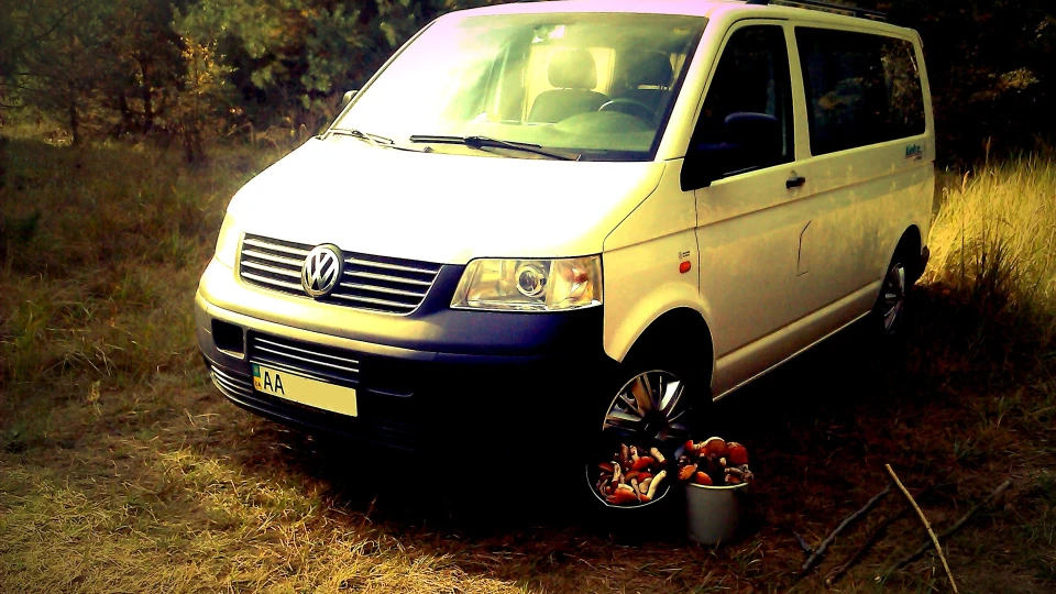 Volkswagen Transporter Das Auto 2