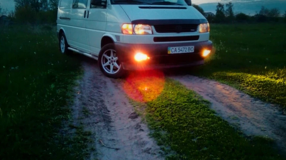 Volkswagen Transporter Der Eroberer von Straßen 2