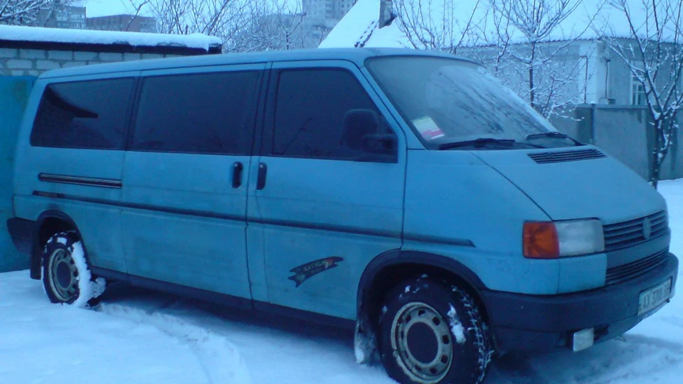 Volkswagen Transporter блакитний вагон) long 2