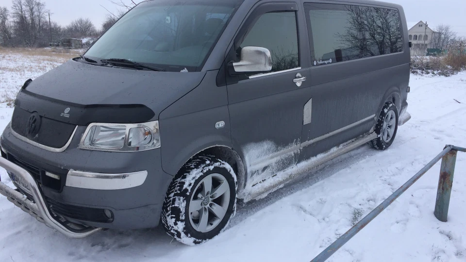 Volkswagen Transporter Gray liner Long 4