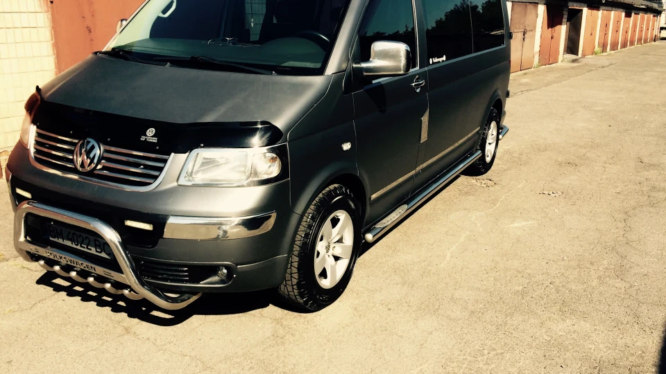 Volkswagen Transporter Gray liner Long 5