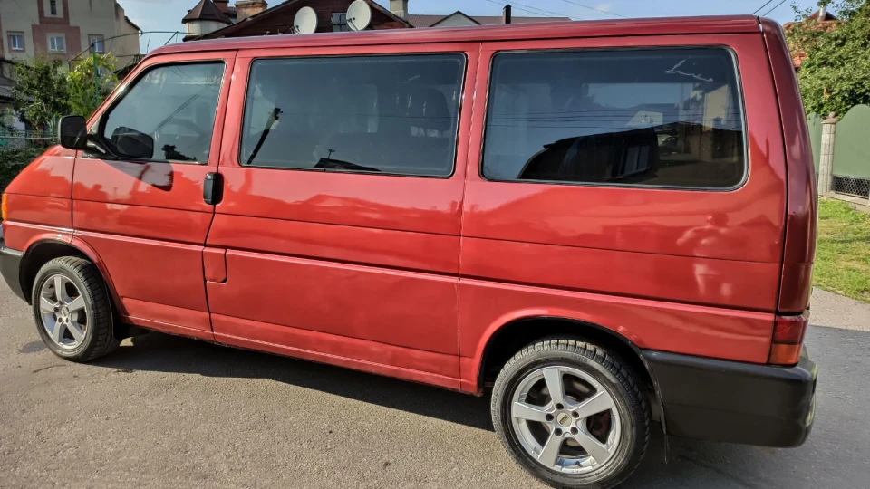 Volkswagen Transporter Червоний металік 5