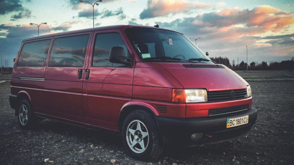 Volkswagen Transporter Червоний TURBO Рак ✠