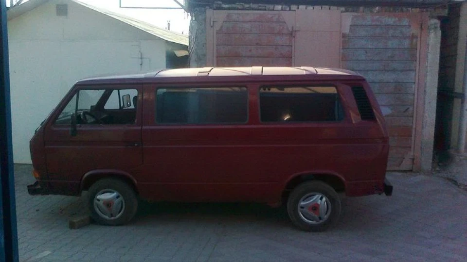 Volkswagen Transporter Опозитний 1,9 DF 2