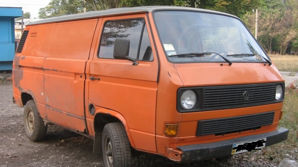 Volkswagen Transporter Orange BUS 3