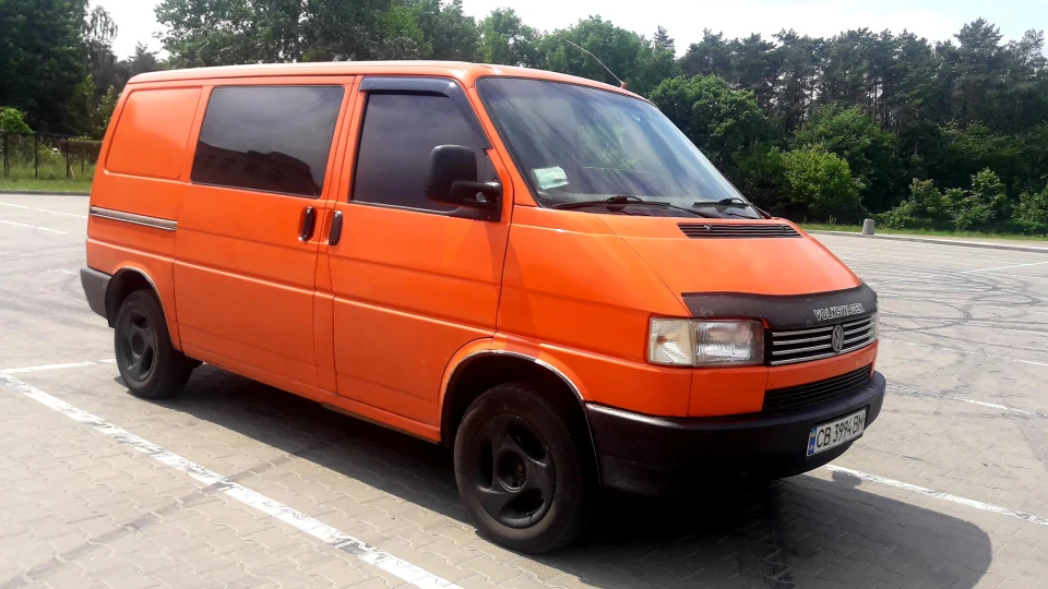Volkswagen Transporter Orange 2