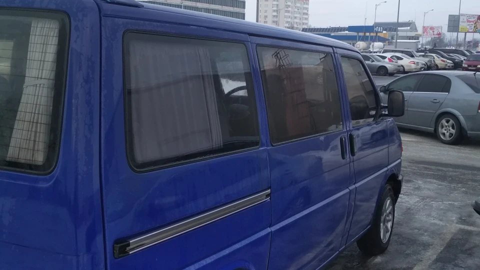 Volkswagen Transporter PitBull bus 4