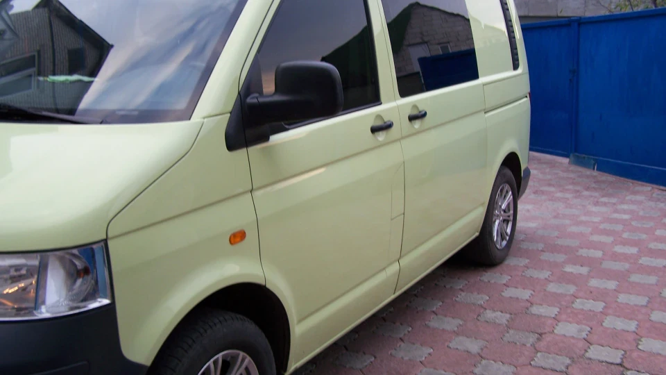 Volkswagen Transporter салатовий нью бітлз