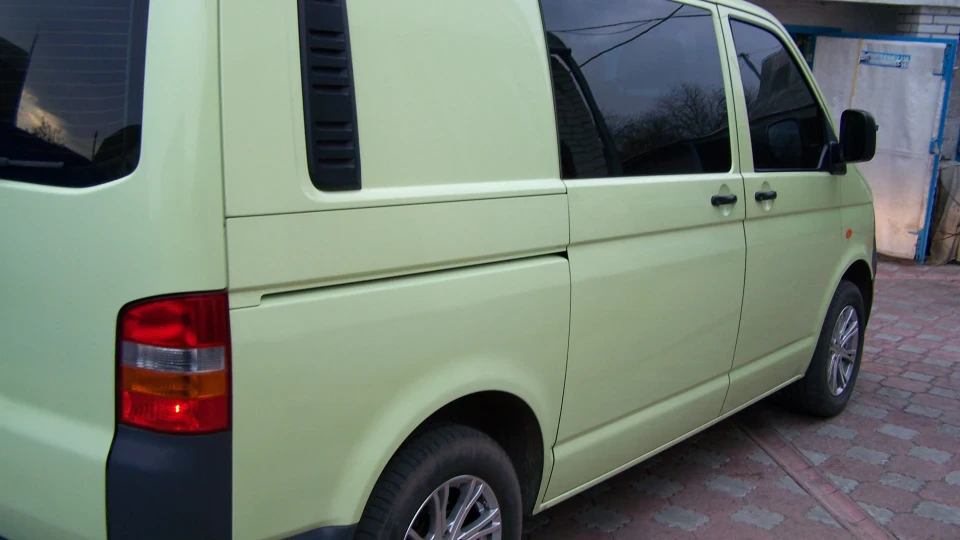 Volkswagen Transporter салатовий нью бітлз 3