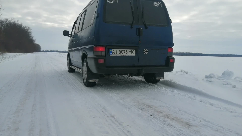 Volkswagen Transporter Синій Звір 2.5 TDI 3